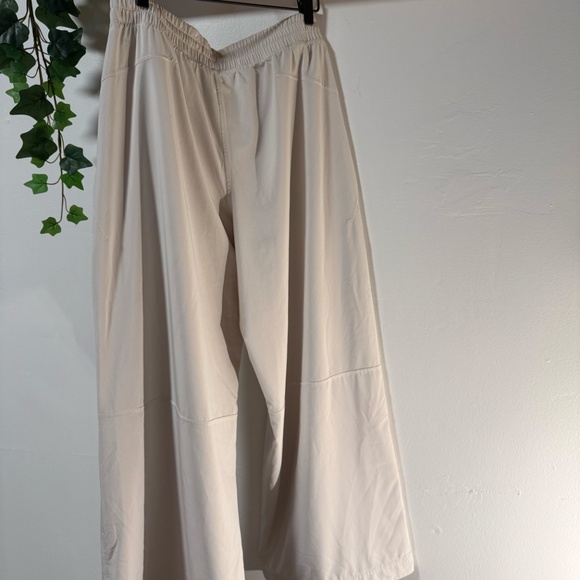 Lululemon Cream High-Rise Jogger Pants – Size 10 (jacket listed/sold separately) - Picture 2 of 4